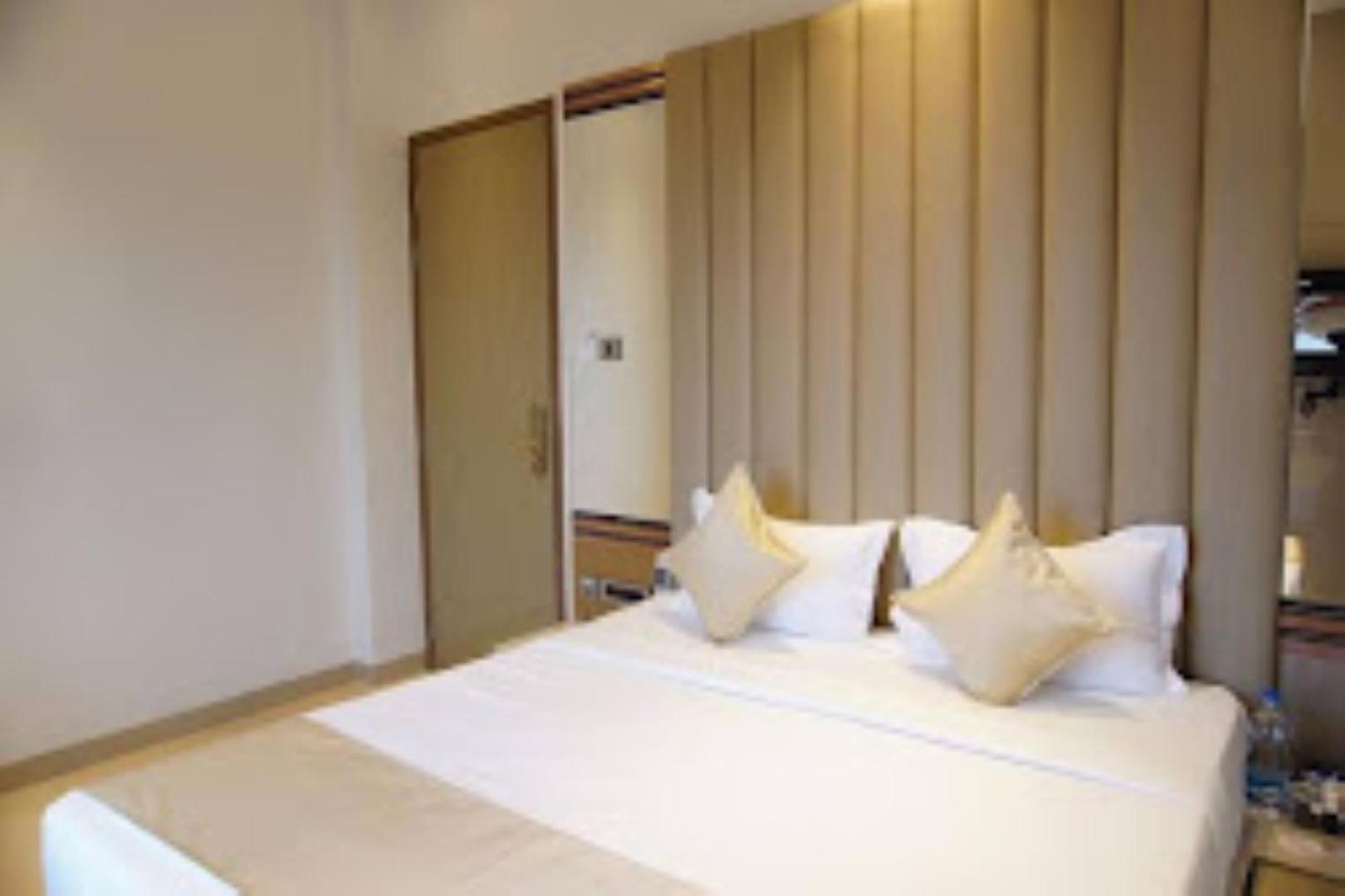 Red Orchid Hotel カーンプル エクステリア 写真